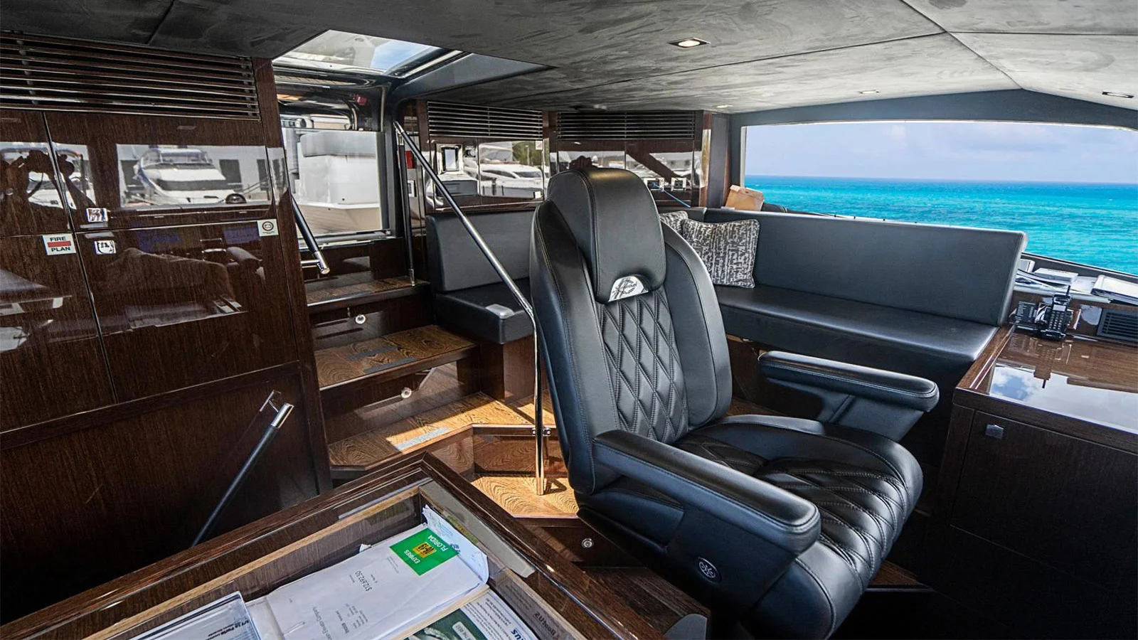 2017 Sunseeker 95 Yacht