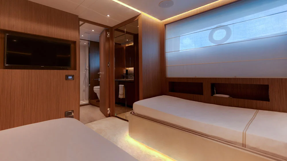 2023 Custom Line 106