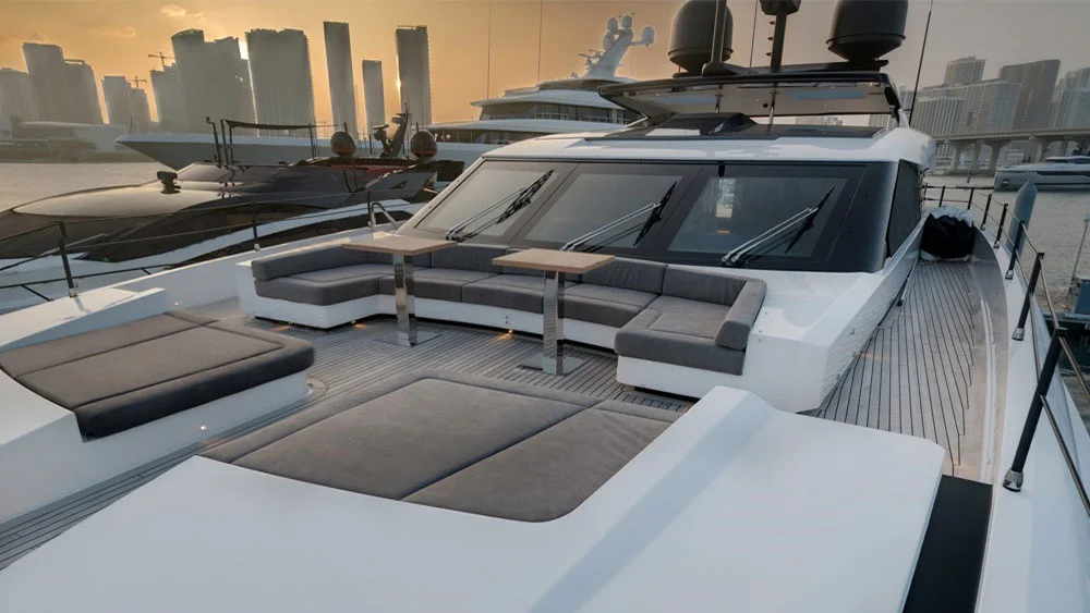 2023 Custom Line 106