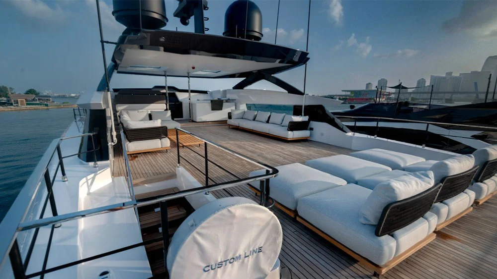 2023 Custom Line 106