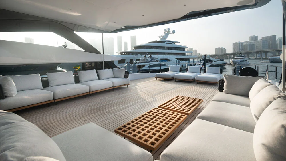 2023 Custom Line 106