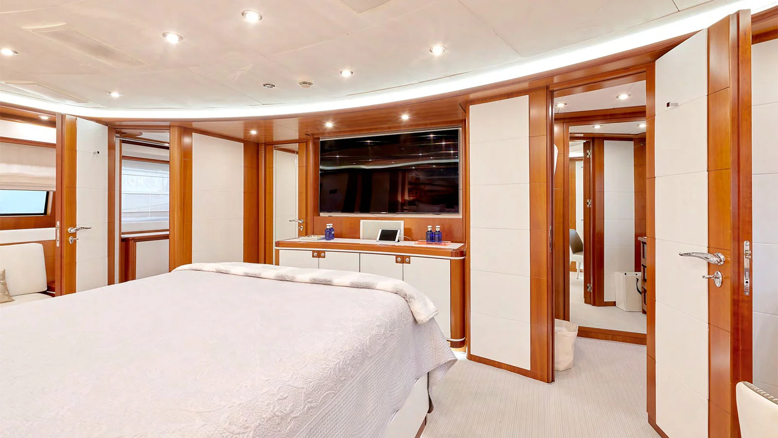 2005 CRN Yachts 128