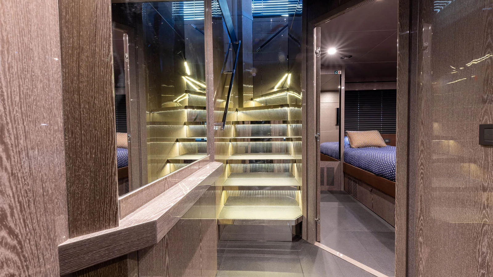 2013 Sunseeker 92 Yacht