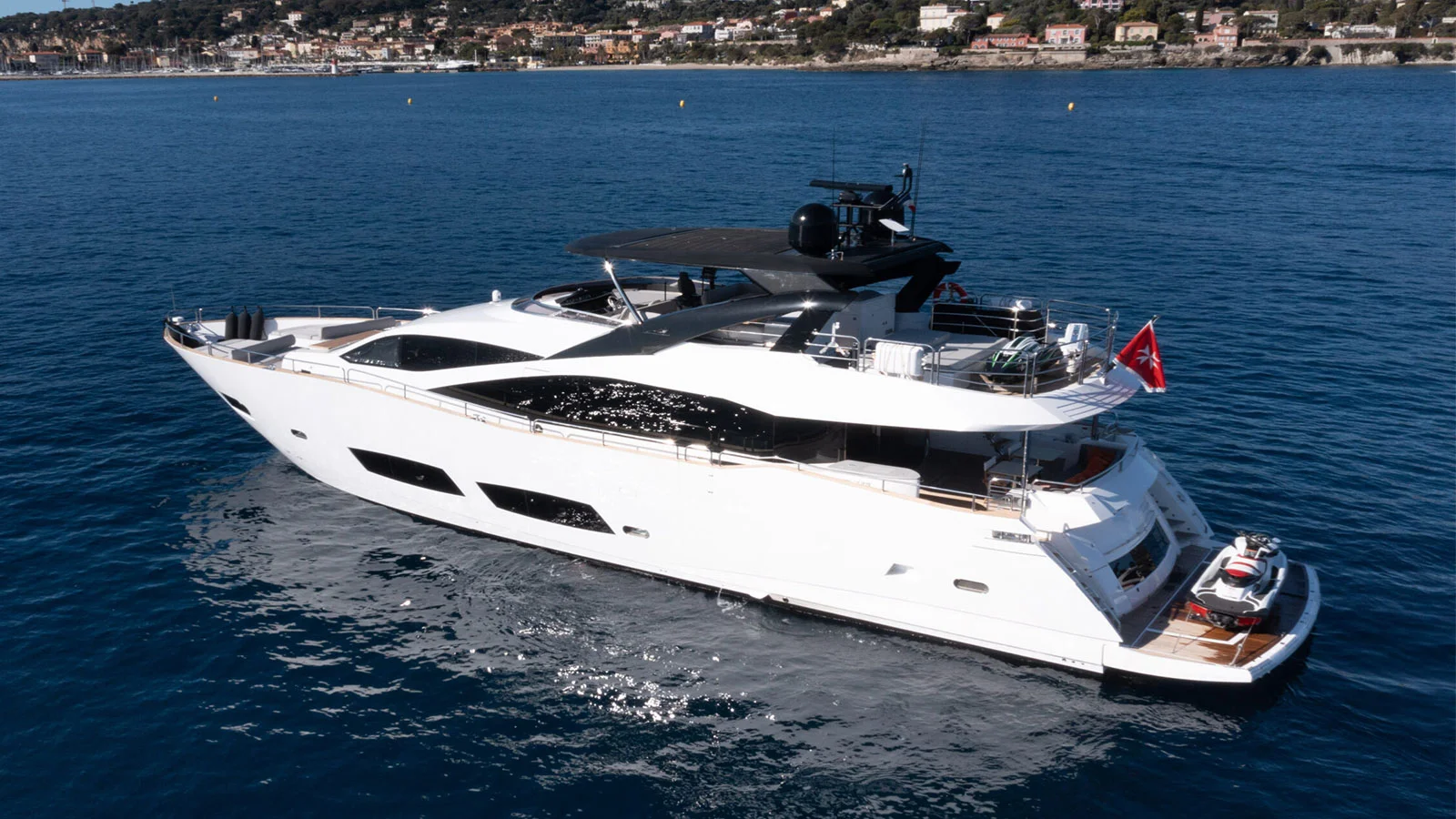 2013 Sunseeker 92 Yacht