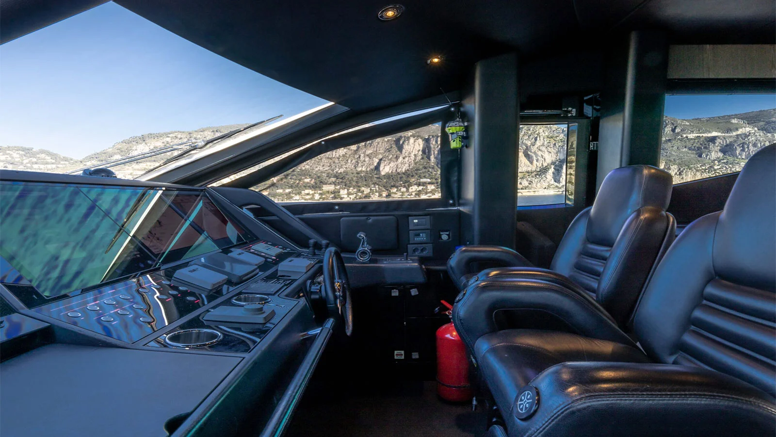 2013 Sunseeker 92 Yacht