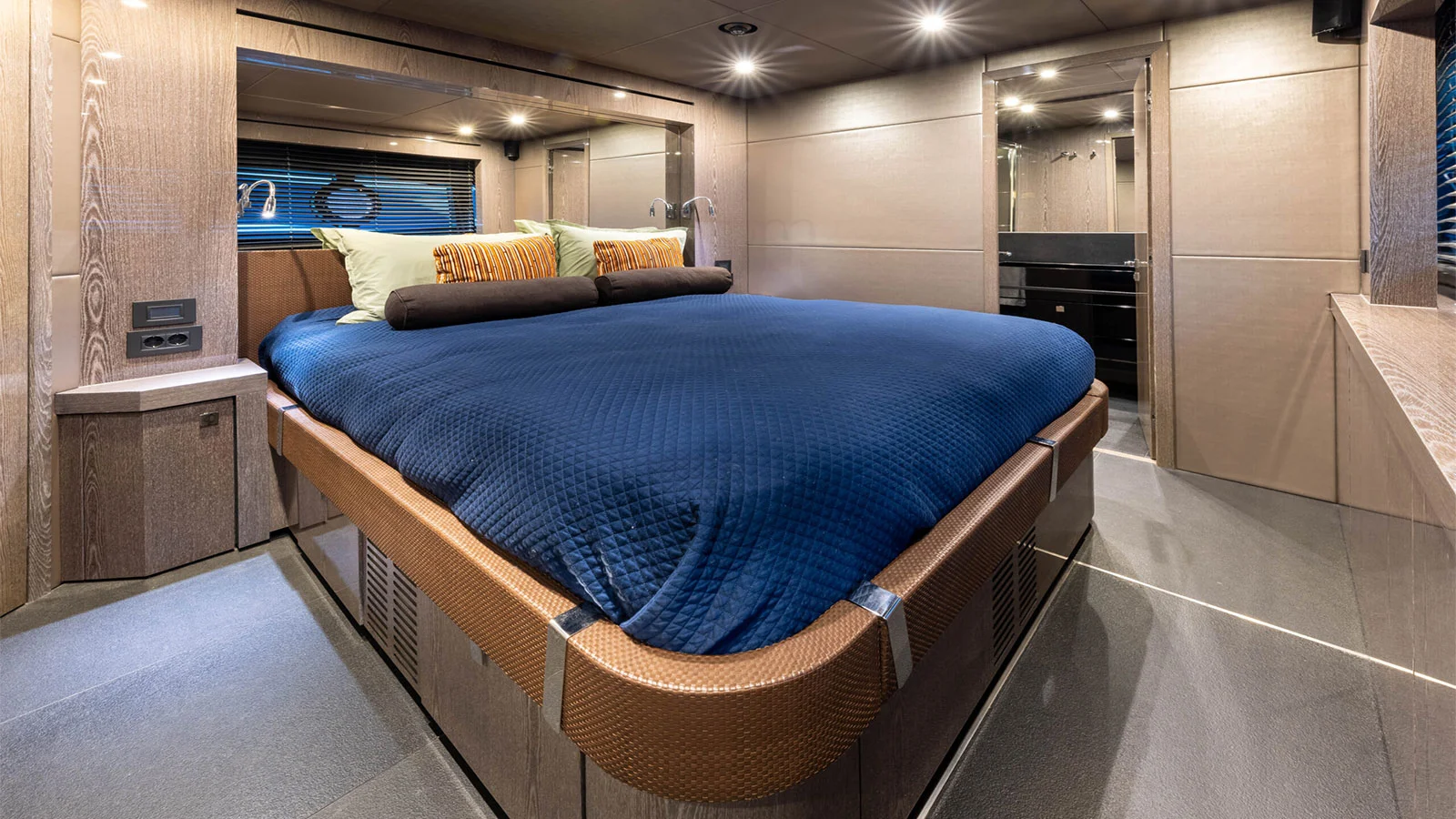 2013 Sunseeker 92 Yacht