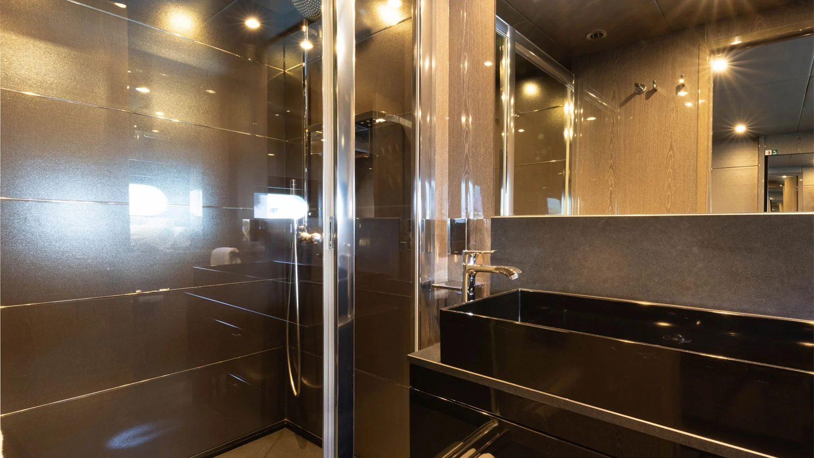 2013 Sunseeker 92 Yacht