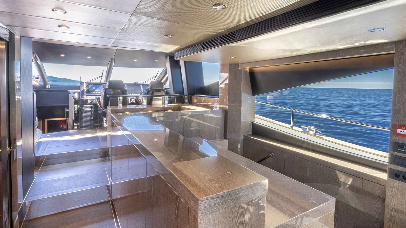 2013 Sunseeker 92 Yacht