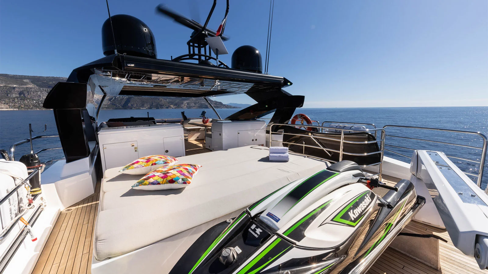 2013 Sunseeker 92 Yacht