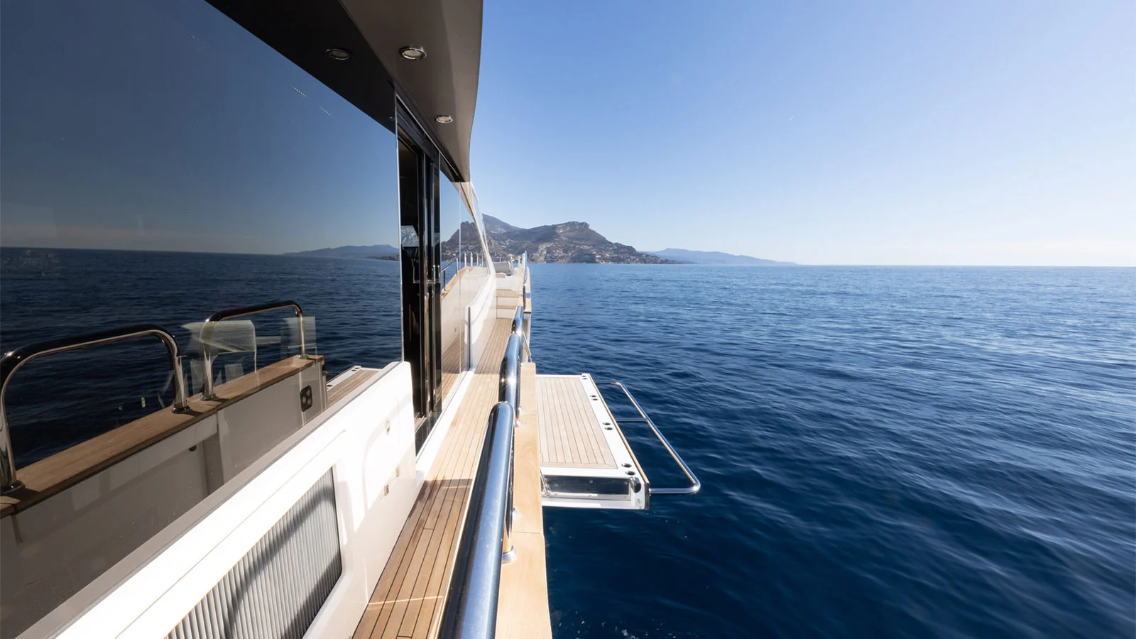 2013 Sunseeker 92 Yacht