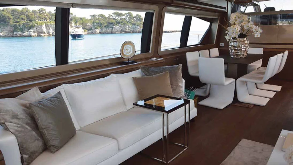 2013 Ferretti 800 HT