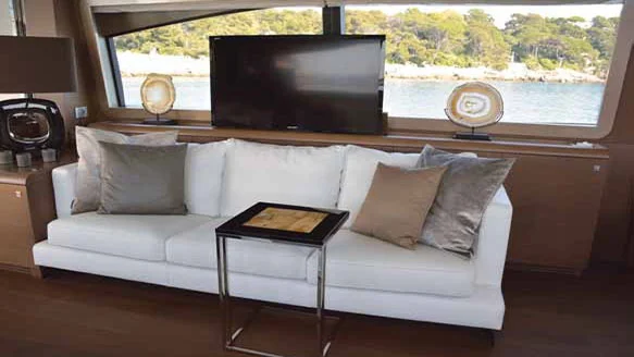 2013 Ferretti 800 HT