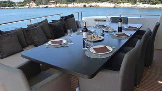 2013 Ferretti 800 HT