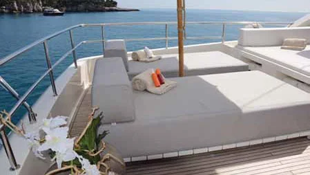 2013 Ferretti 800 HT