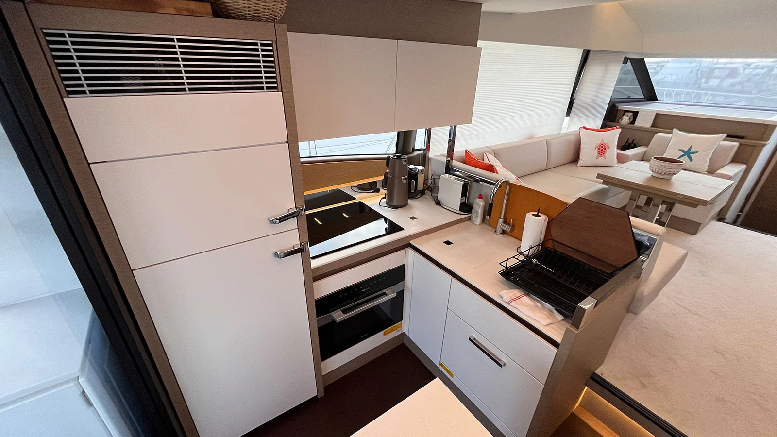 2021 Prestige 520 HT