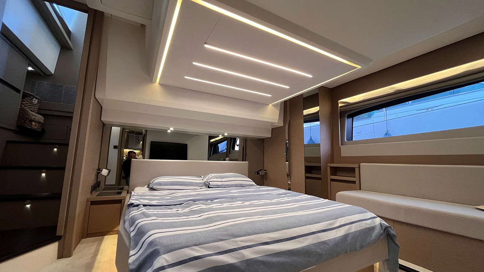 2021 Prestige 520 HT