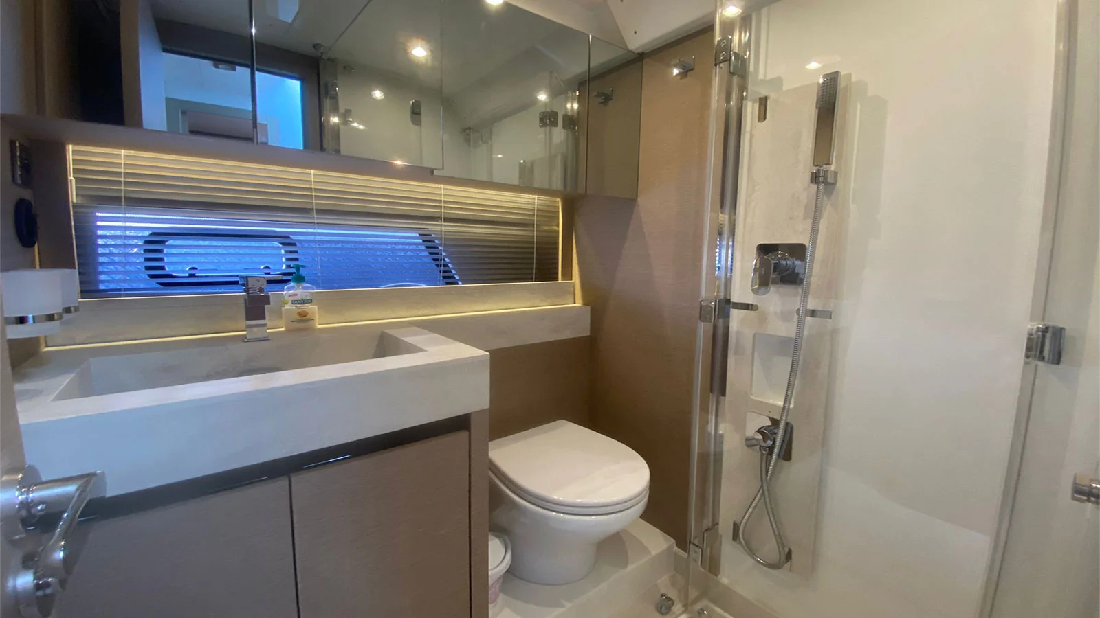 2021 Prestige 520 HT