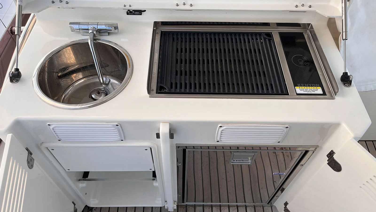 2021 Prestige 520 HT