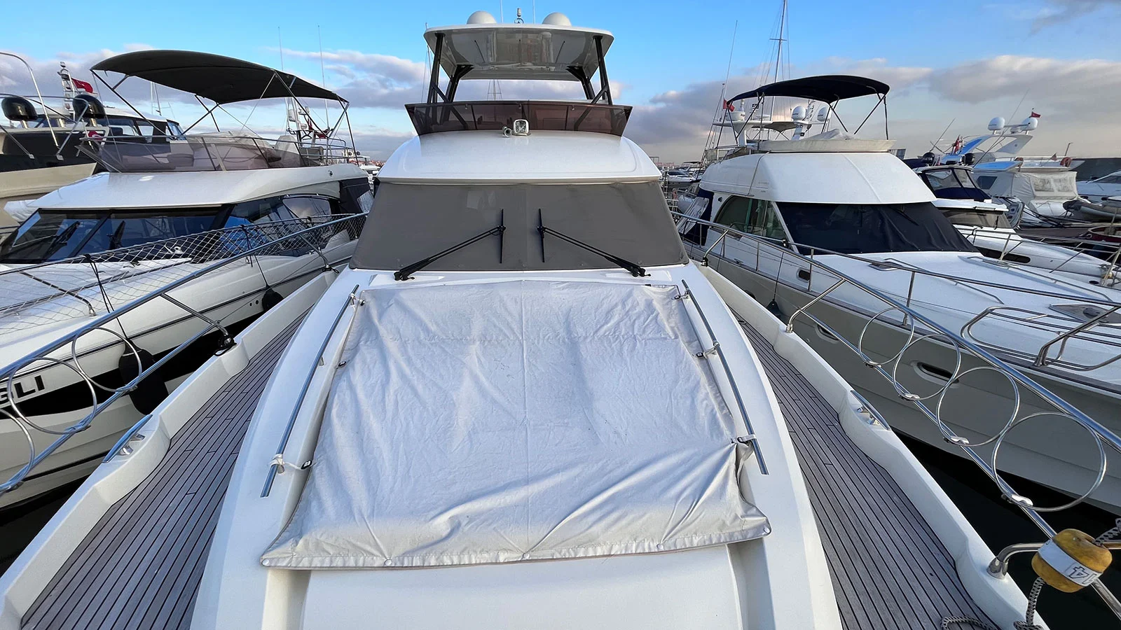 2021 Prestige 520 HT