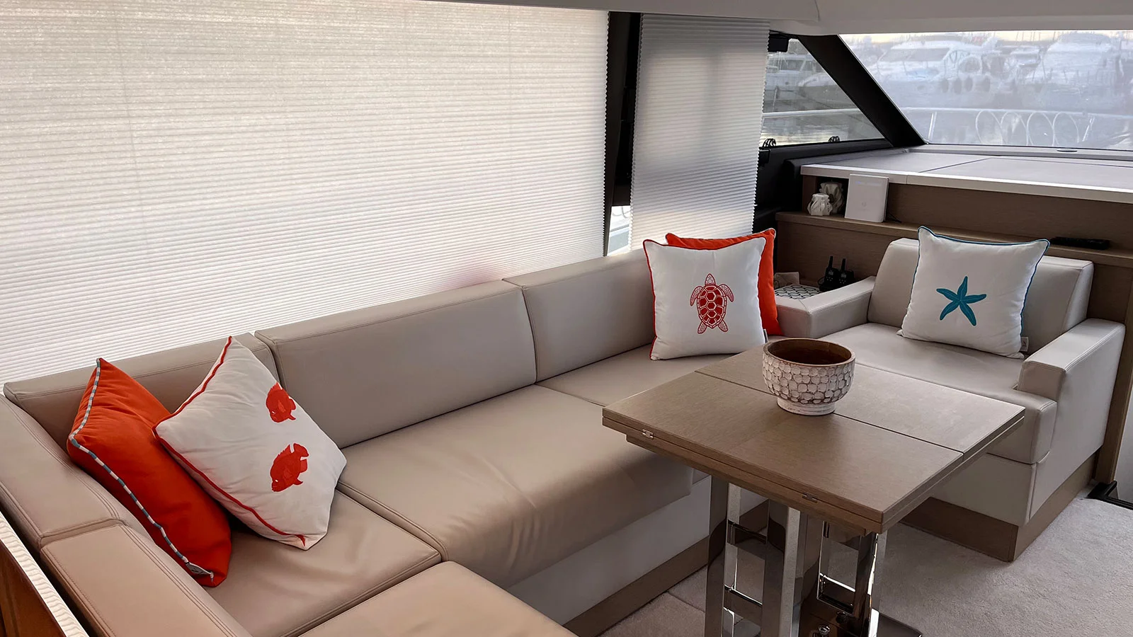 2021 Prestige 520 HT