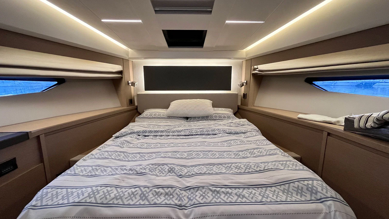 2021 Prestige 520 HT