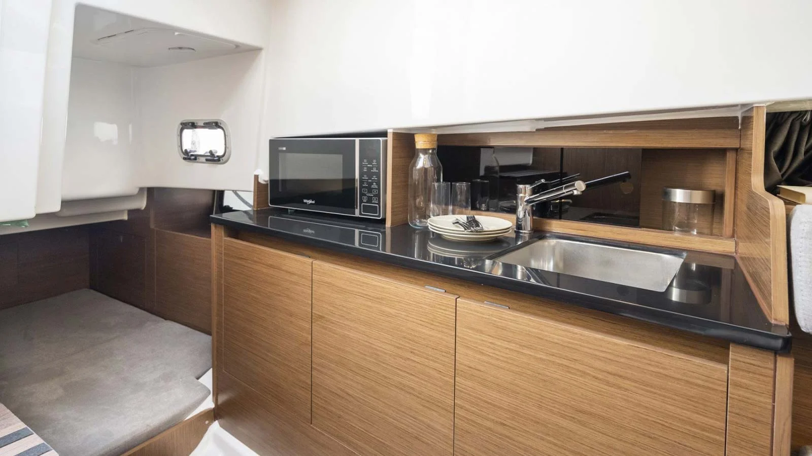 2021 Beneteau Flyer 9 SUNdeck