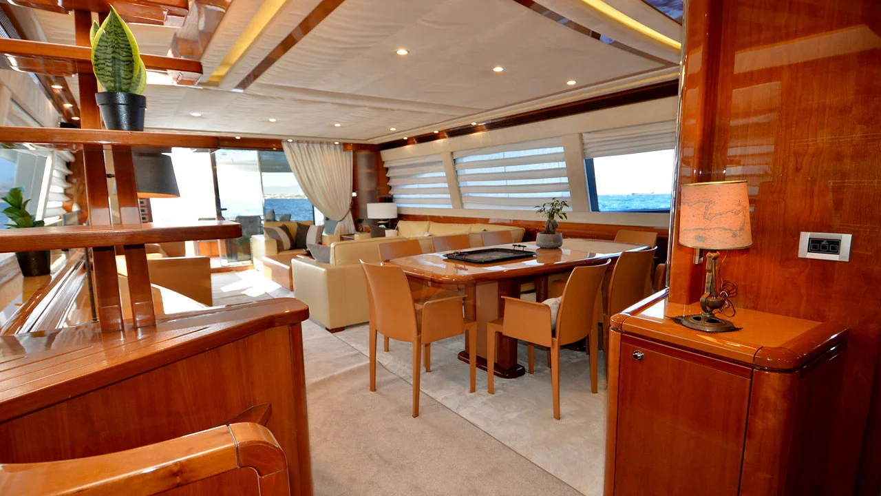 2007 Ferretti 830 HT