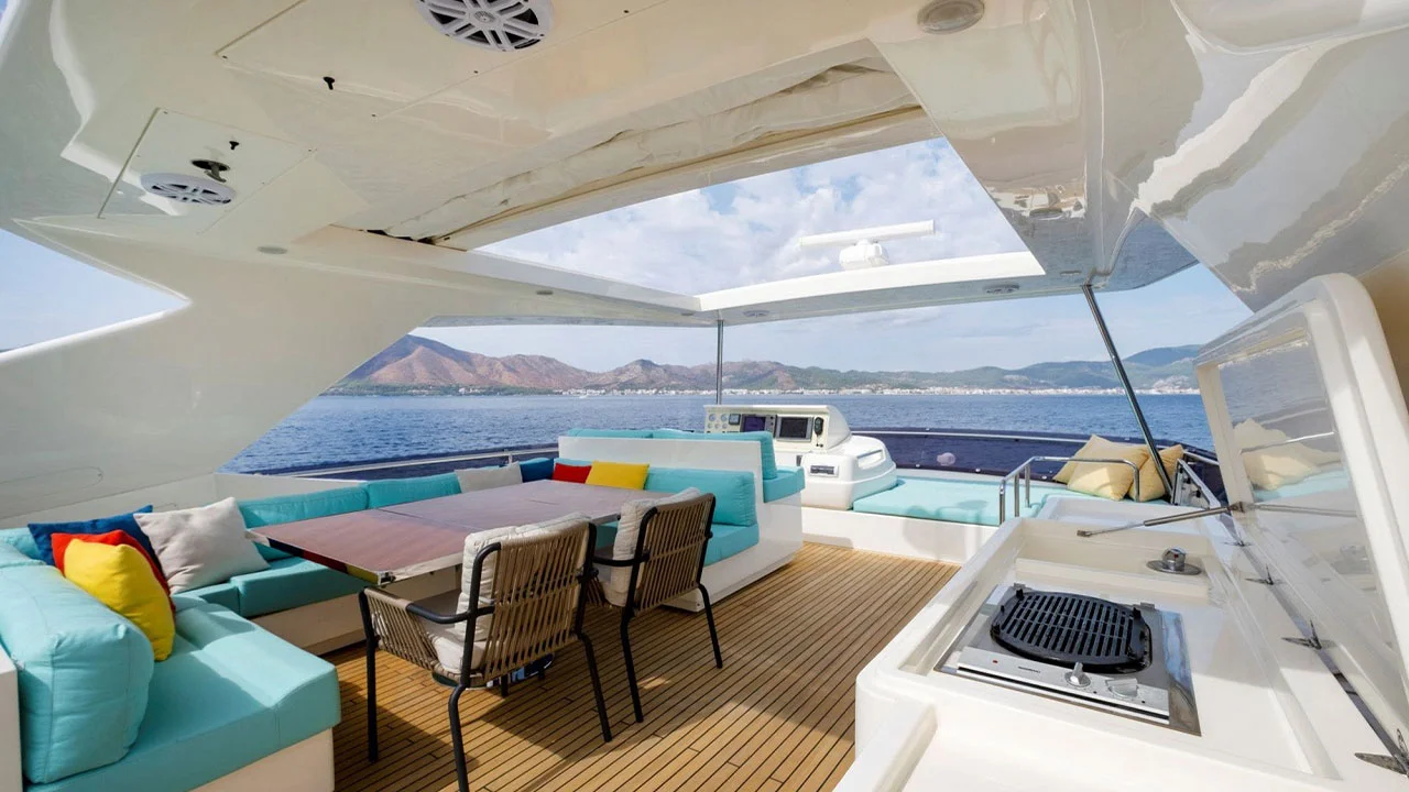 2007 Ferretti 830 HT