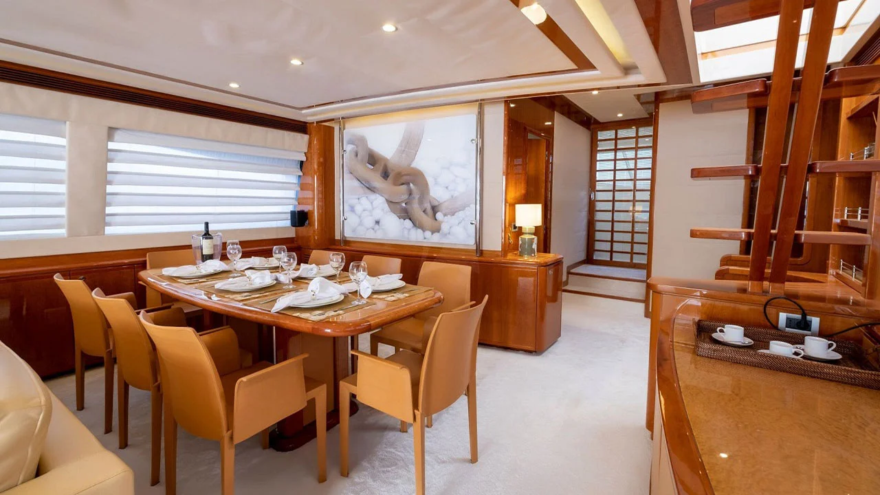 2007 Ferretti 830 HT