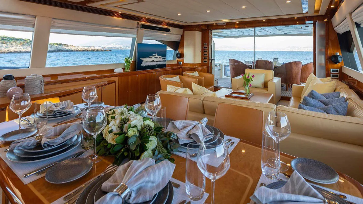 2007 Ferretti 830 HT