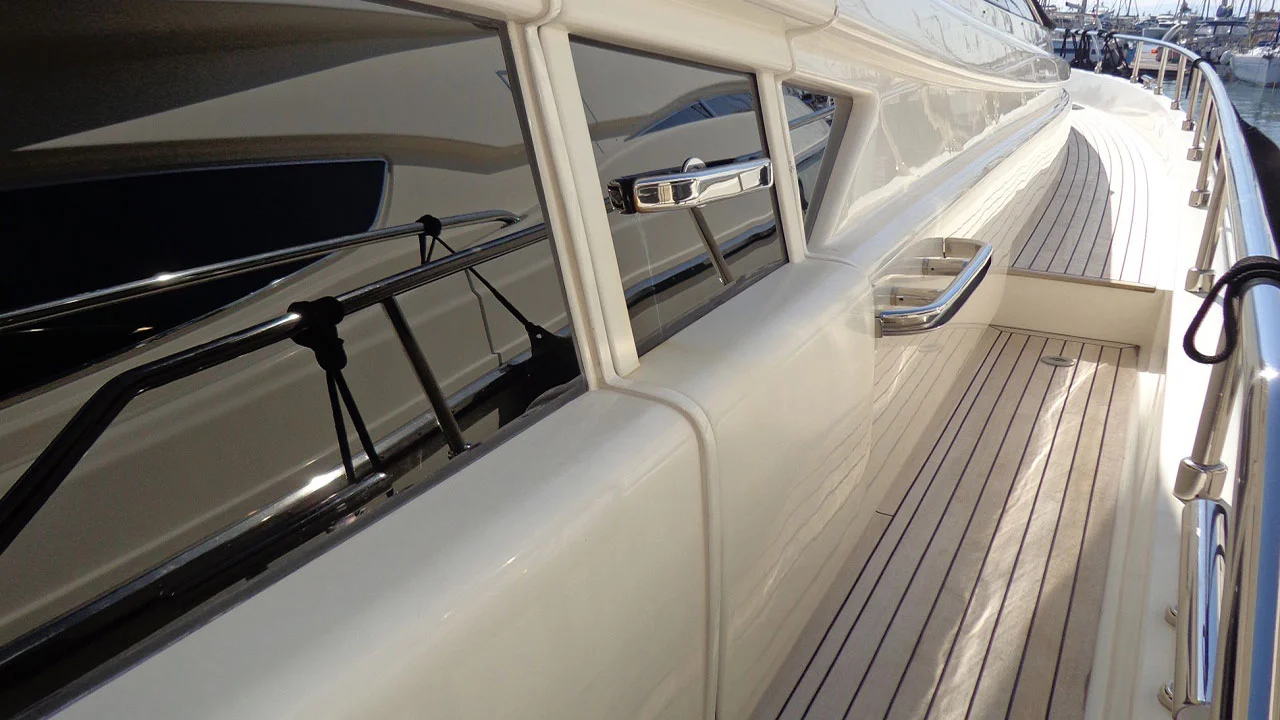 2007 Ferretti 830 HT