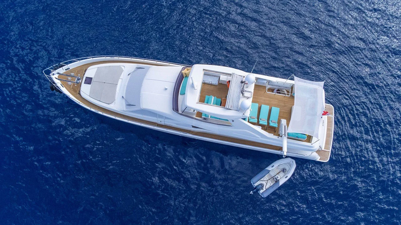 2007 Ferretti 830 HT